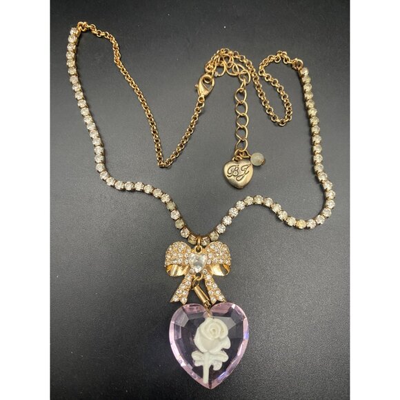 Betsey Johnson Pink Heart Rose Cameo Pendant Gold Tone Necklace Bow LOOK READ - Picture 3 of 9
